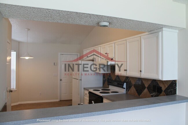 Building Photo - 3 bed/2.5 bath in Lake Asbury