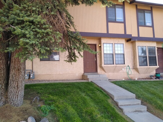 Primary Photo - 171 College Way