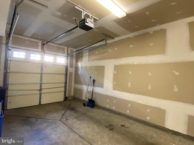 Building Photo - 11648 Leesborough Cir