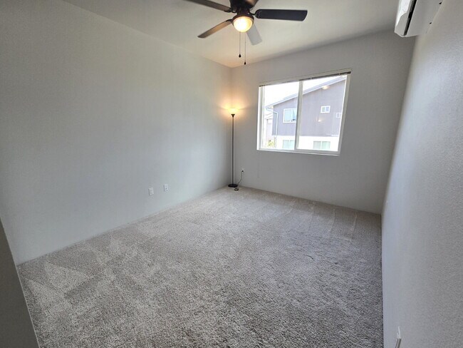 Building Photo - Hoopili Kaikea 2br/1ba with 1-car garage & stall