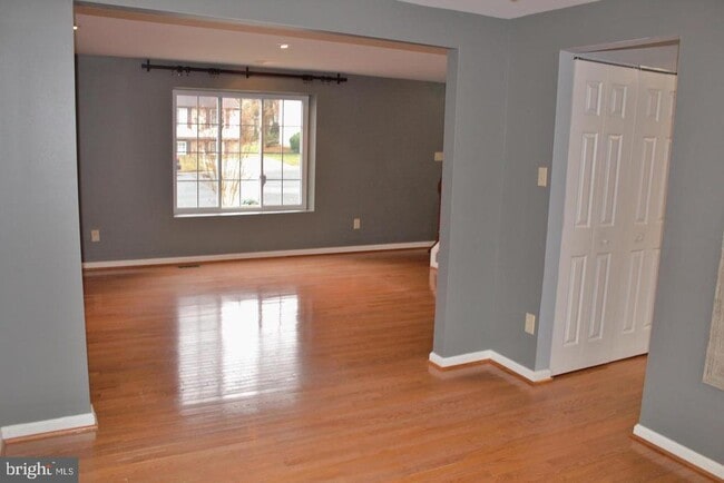 Building Photo - 9400 Wrought Iron Ct