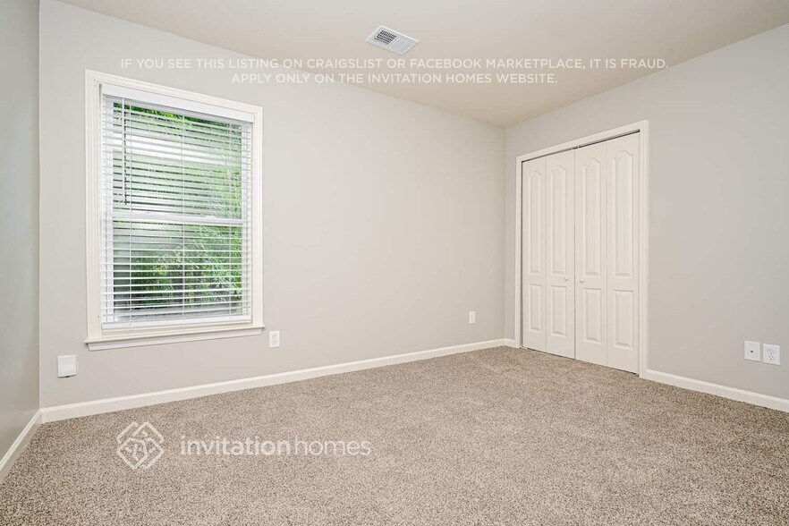 Building Photo - 2812 Harcourt Dr