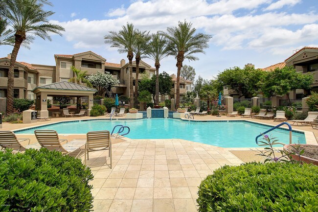 Building Photo - 3830 E Lakewood Parkway East