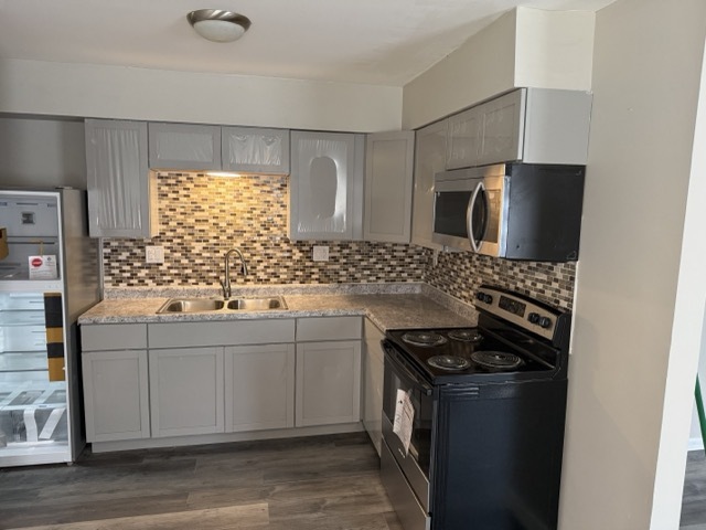 Kitchen 2 - 487 S Main St