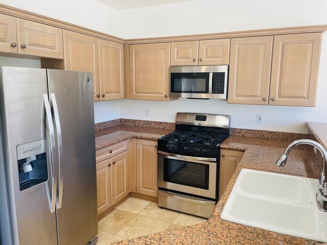 Building Photo - 520 Jordan Rd