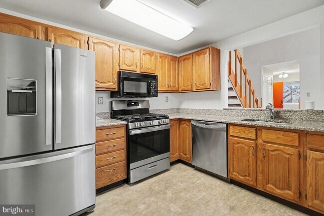 Building Photo - 910 Mountainview Dr