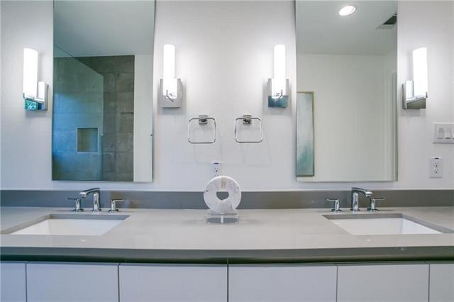 Building Photo - 5427 Melrose Ave