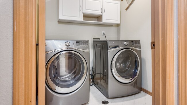 Building Photo - Spacious 4-Bed Home in East Meridian