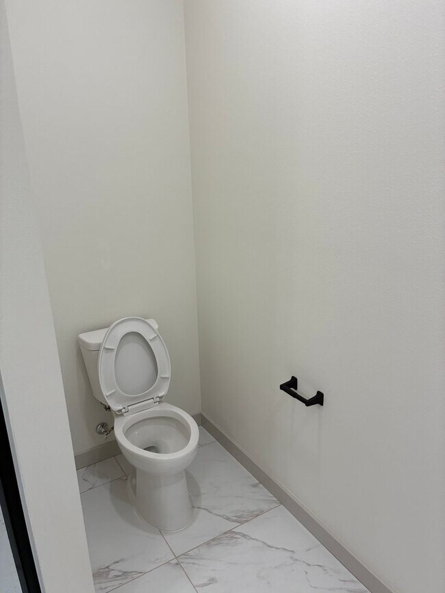 Building Photo - Brand New 2 Bed Home - Springfield MO