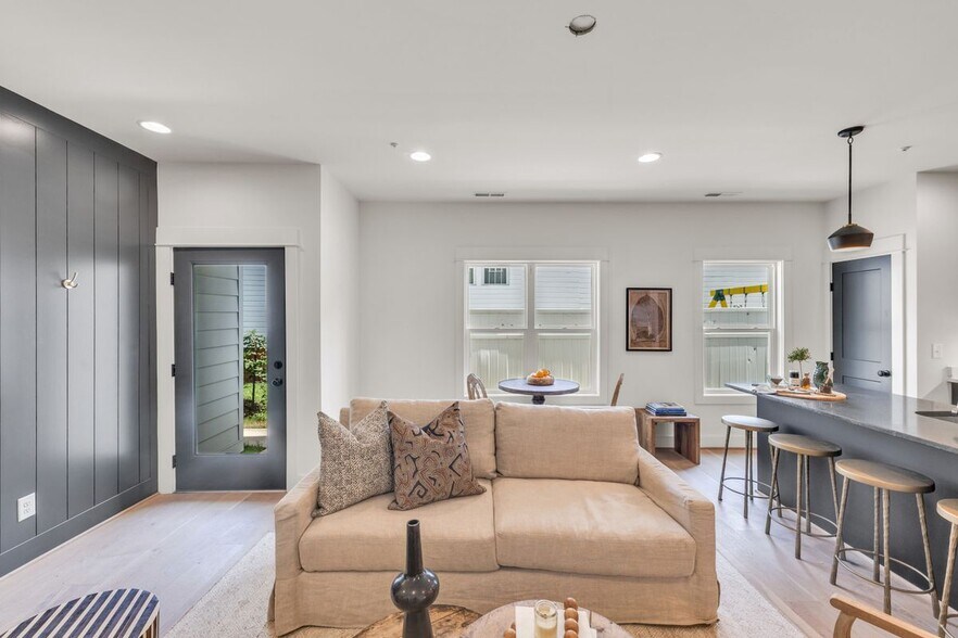 Building Photo - 4115 4th Ave S