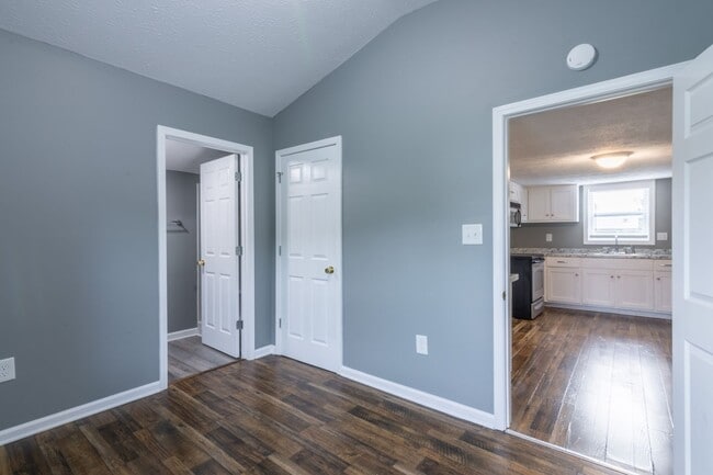 Building Photo - Charming home in the center of Lafayette!