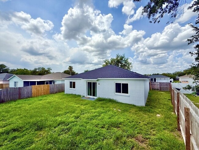 Building Photo - 12129 Buffington Ln