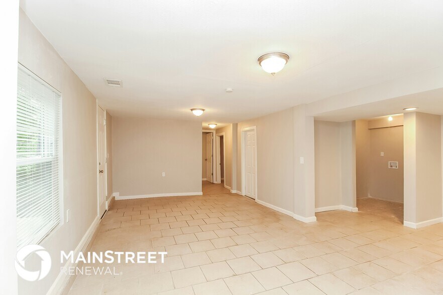 Building Photo - 6130 N Eugene Field Rd