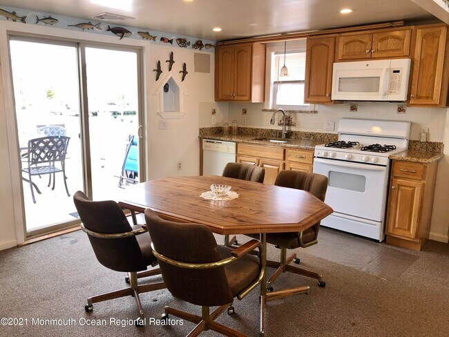 Building Photo - 3456 Jefferson Ave