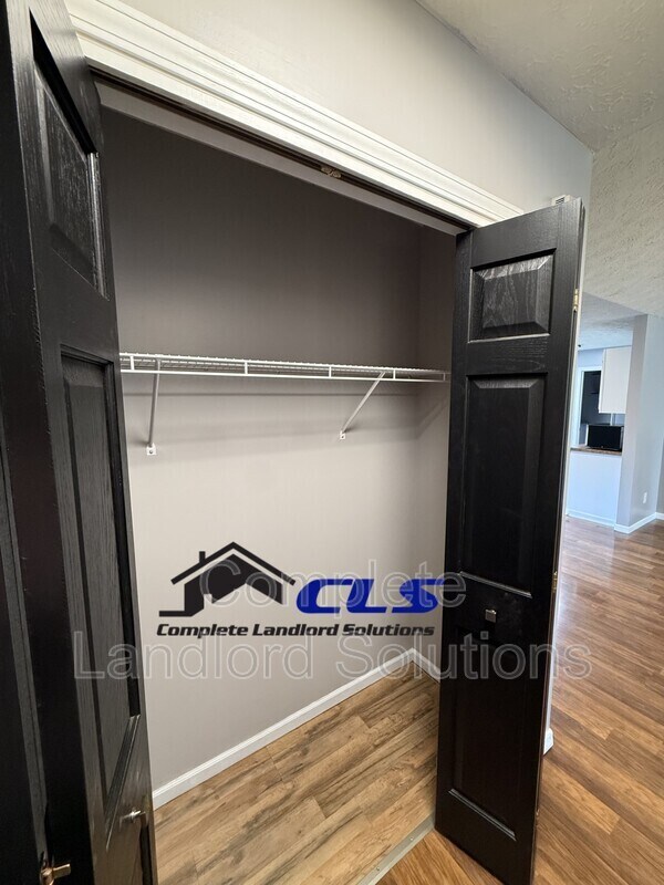 Building Photo - 2972 Kings Ct