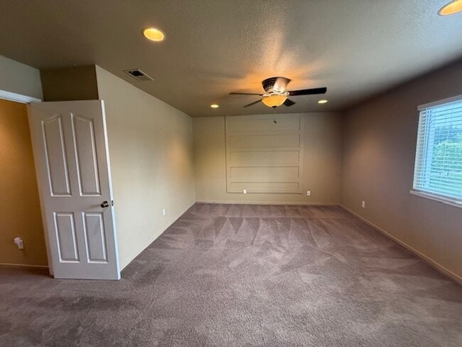 Building Photo - OPEN HOUSE this Wednesday 5pm-6:30pm - Private Redwood Setting | 4BR Home with Family Room, Bar &...