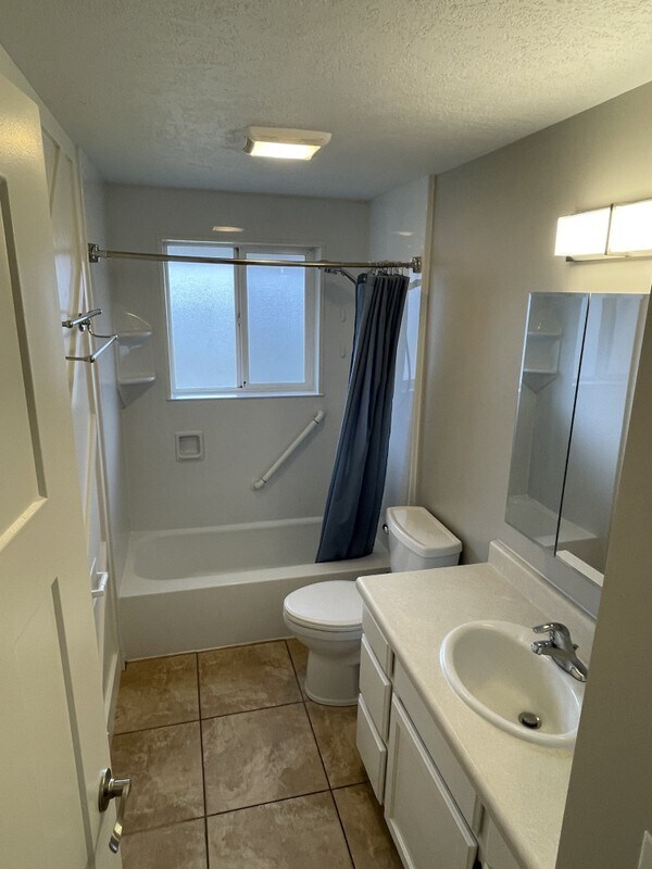 Building Photo - 578 N 660 W