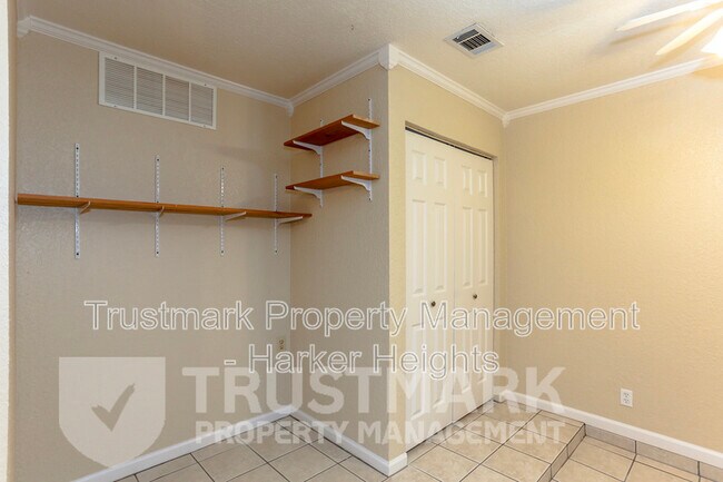 Building Photo - 417 Cottonwood Dr