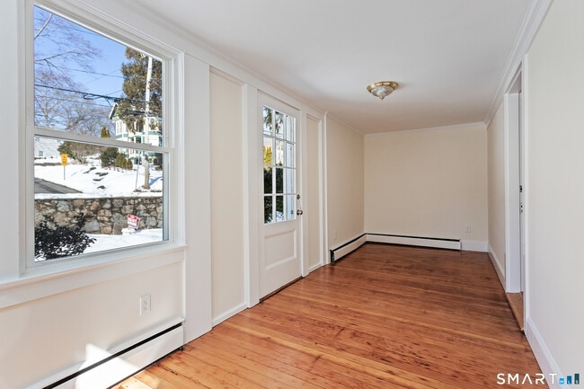 Building Photo - 32 Bartlett Ave