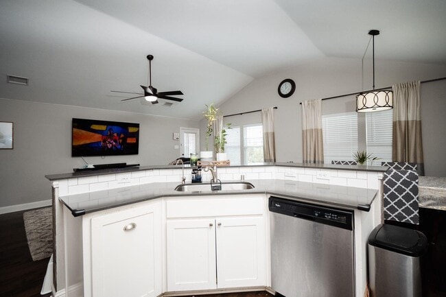 Building Photo - 18125 Justice Ln