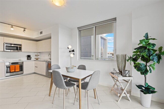 Building Photo - 4250 Biscayne Blvd