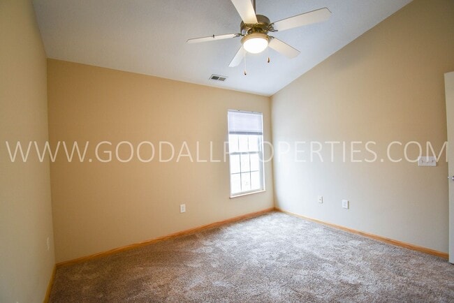 Building Photo - 15404 Townsend Ave