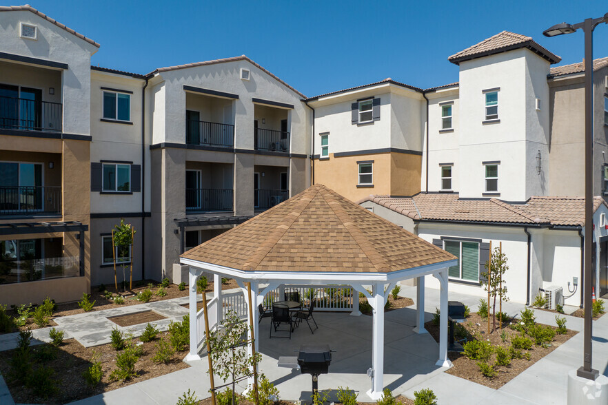 Building Photo - Citrus Hills 55+ Community