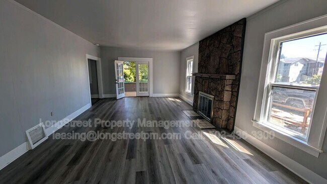 Building Photo - 622 NW 29th St