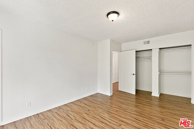 Building Photo - 2332 S Beverly Glen Blvd
