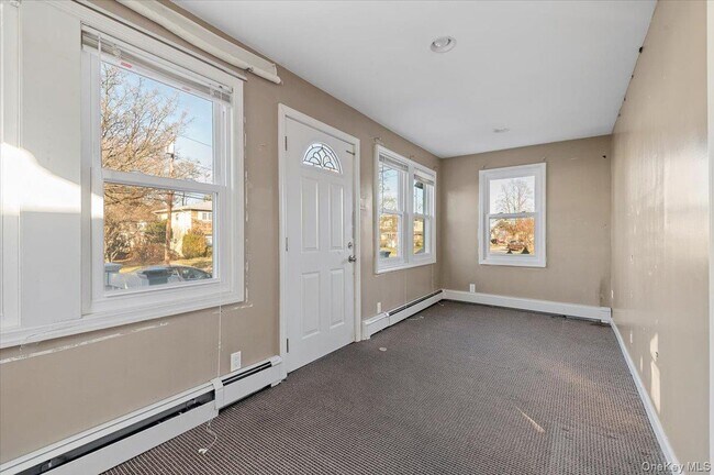 Building Photo - 8 Garfield Ave