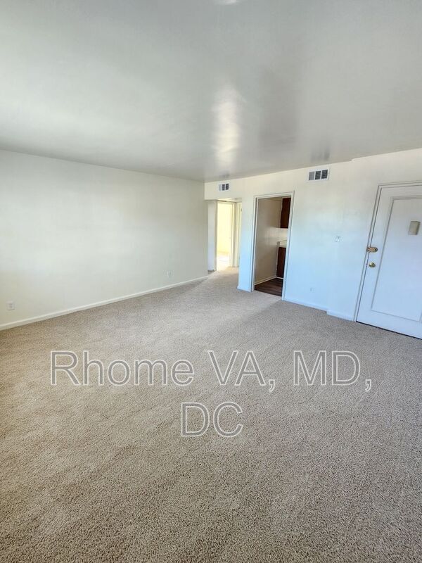 Building Photo - 6192 Greenwood Dr