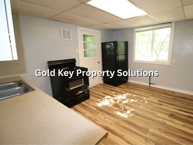Building Photo - MUNCIE 3 BR 1 BA House with Central Air (NO SECTION 8)