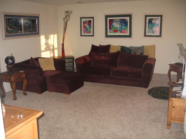 Building Photo - Gorgeous Four Bedroom Clairemont Mesa Home!