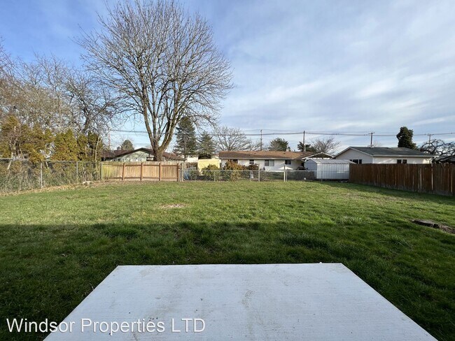 Building Photo - 4 br, 1.5 bath House - 1826 NE 24th Avenue