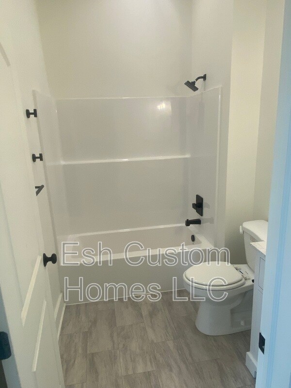 Building Photo - 2686 Lititz Pike