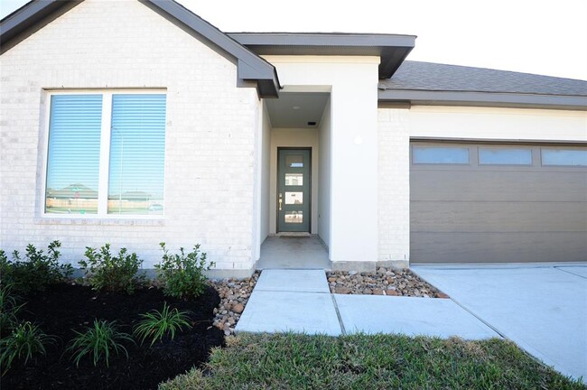 Primary Photo - 22827 Castello Lakes Dr