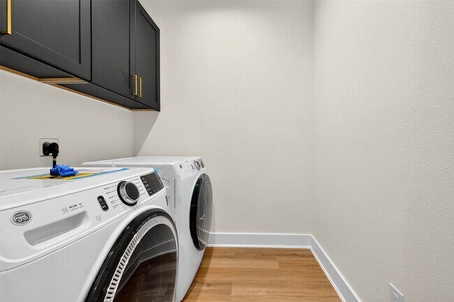 Building Photo - 12315 New Jordan Ln