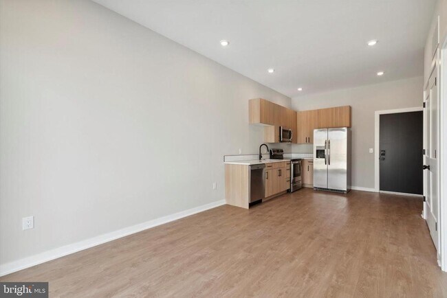 Building Photo - 308 W Chelten Ave