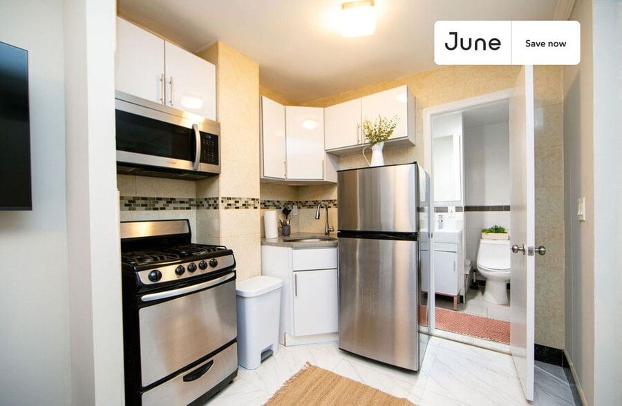 Building Photo - 534 E 14th St