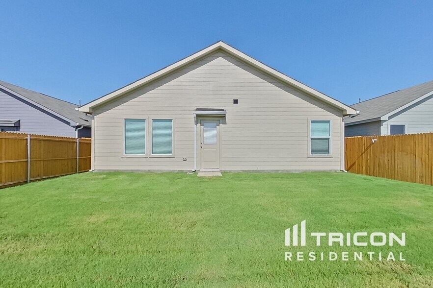 Building Photo - 827 Ginkgo Wy