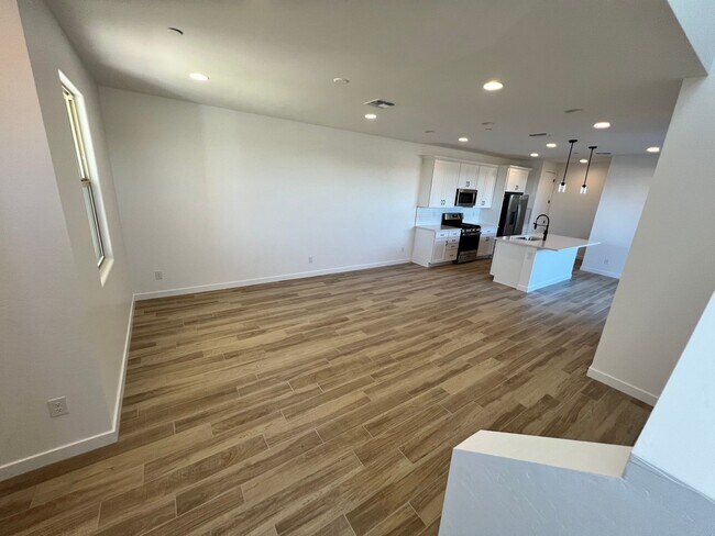 Building Photo - 2773 Claire Dr