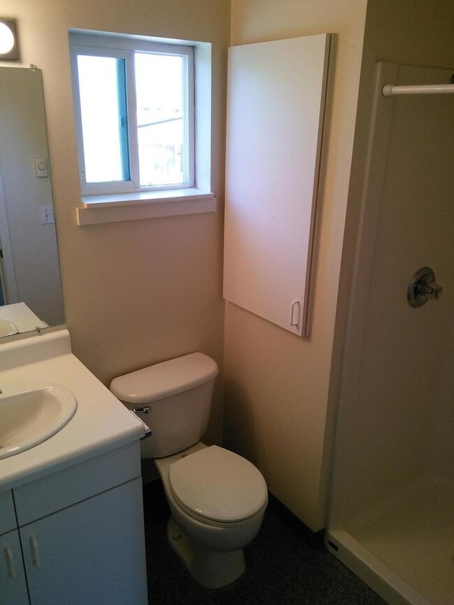 Building Photo - (560) 21st Street Duplex - 2 Bedroom / 2 Bathroom