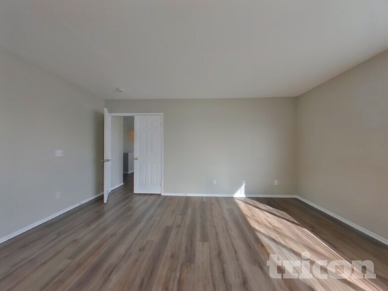 Building Photo - 1734 W Ave H 1