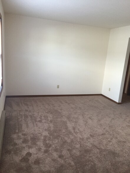 Building Photo - 1108 W Hamilton Ave