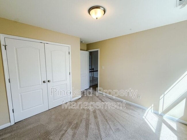 Building Photo - 675 Omaha Dr