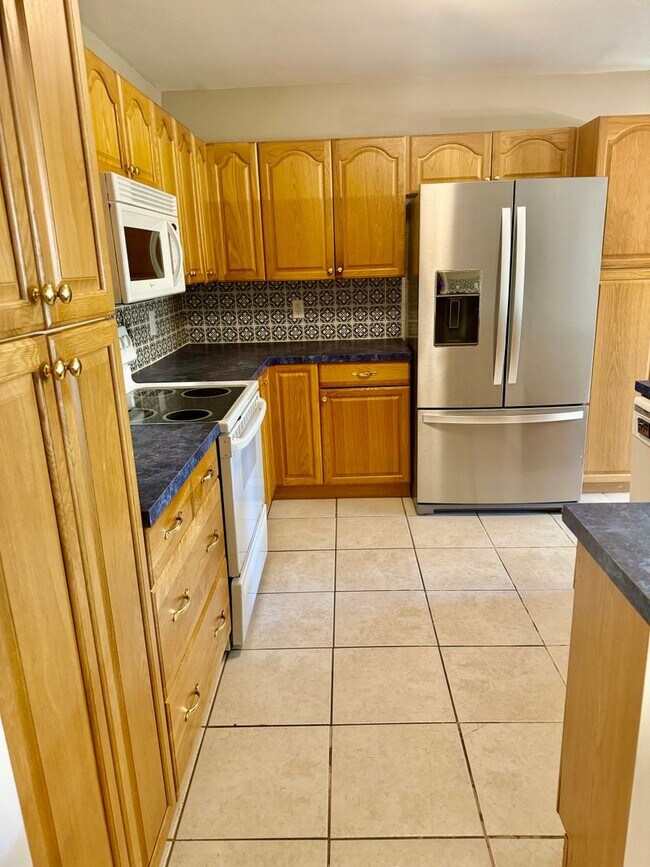 Building Photo - 3/2 Brick Home in Crowfield Plantation in Goose Creek!