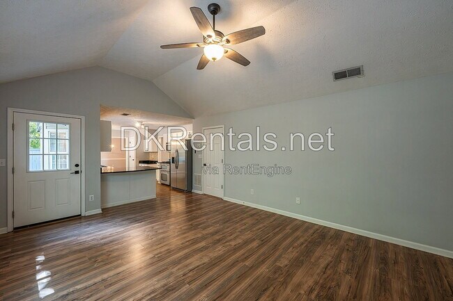 Building Photo - 114 Eagle Glen Dr