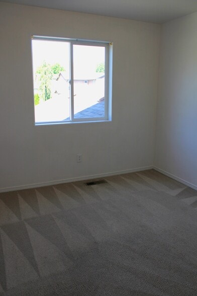 Building Photo - 1503 Trisha Way