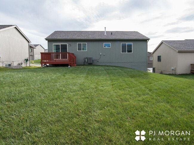 Building Photo - 3 bedroom, 2 bathroom House For Lease