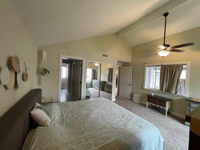 Building Photo - 1029 Silver Stallion Dr